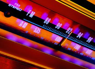 El poder del dial persiste mientras el streaming pierde alcance real