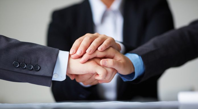 Cómo el diálogo interno potencia la confianza y el éxito a nivel personal y profesional