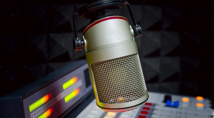 La pregunta para los locutores es: ¿Tu trabajo es divertido?