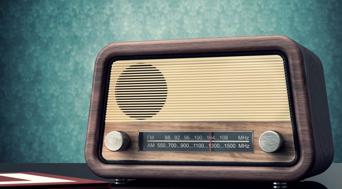 ¿Está la radio AM legislando cuándo debería estar innovando?