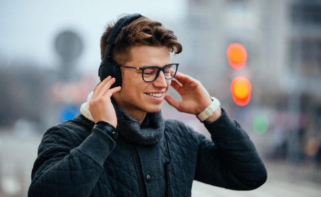 Techsurvey: La brecha entre la escucha tradicional y la digital se está reduciendo