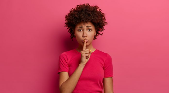 ¿Cómo lidiar con alguien que te interrumpe al hablar?