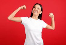 Mujeres 2020: La radio muestra progreso en el cierre de la brecha de género