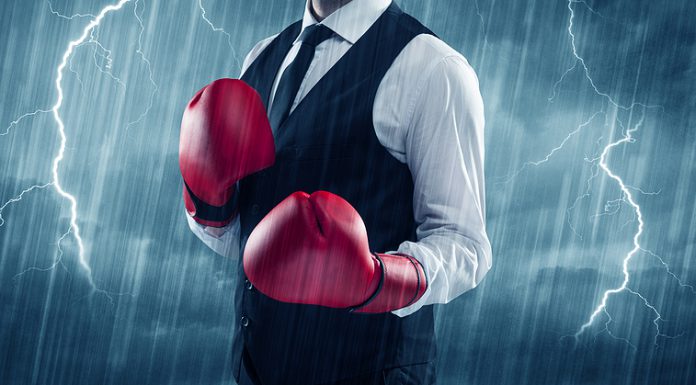 Guerra eterna: ¿Cuál es el mejor medio para invertir en 2021? Radio VS TV