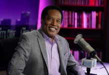 Locutor californiano Larry Elder contenderá en las elecciones para gobernador
