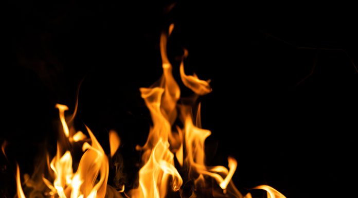 ¡Haz que los promocionales de tu emisora sean FUEGO!