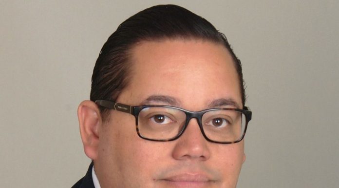 ¿Se lanzará de una nueva red de radio hispana? José Villafañe consolida su plan