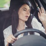 Escucha radial mantiene liderazgo en el automóvil sobre el hogar