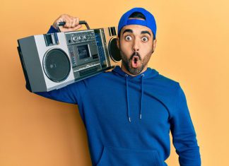 Los hispanos consideran la radio como su hogar, ¡Descubre por qué!