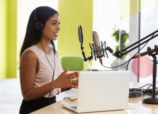 ¿Quiere ser presentador de radio?