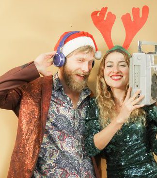 Anunciantes tienen más oportunidad de llegar a los oyentes navideños