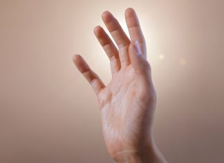 Deja de interrumpir a tus compañeros: 4 Señas básicas en radio