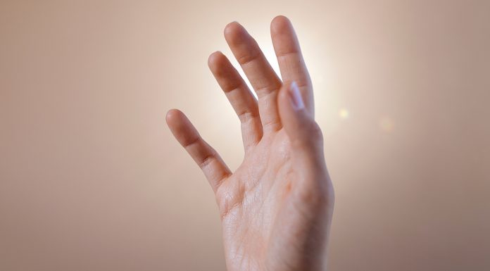 Deja de interrumpir a tus compañeros: 4 Señas básicas en radio