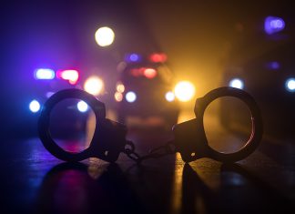 Con cartas falsas, dos hombres recaudan 20 millones en regalías de YouTube