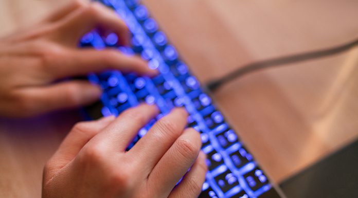 ¿Teletrabajo permanente en radio?: Ventajas y desventajas de un equipo 100% remoto