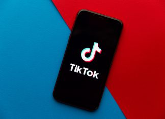 ¿Deberías reproducir al aire los hits musicales virales de TikTok?