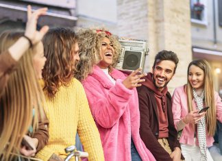 Así fue la ‘cuota de mercado’ de formatos hispanos de radio en EE.UU