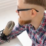 Hacer radio no es lo mismo que hacer locución comercial