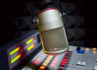 “Los efectos de sonido en la radio: ¿Ayudan o perjudican?”