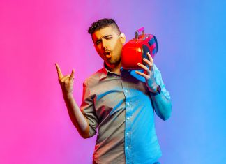 Grupos radiofónicos hispanos en EE.UU más escuchados online / diciembre 2022