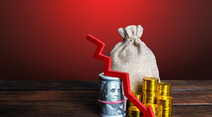 Las débiles ventas publicitarias hacen que ingresos del segundo trimestre disminuyan un 11%