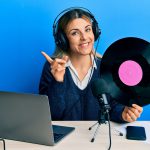 No canses a tu audiencia con la música de siempre, ¡Arriésgate con nuevos talentos!