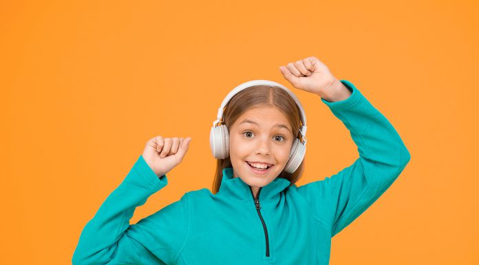 El contenido de audio influye positivamente en el estado de ánimo de los niños