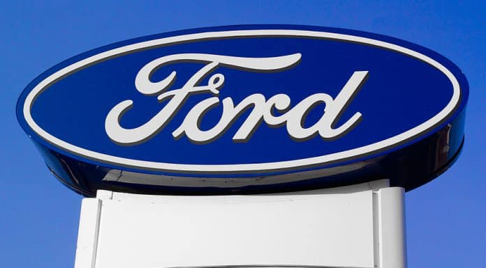 Los legisladores exigen una respuesta de Ford para AM