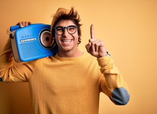 AM/FM es el principal medio medido en EUA, con un alcance semanal del 85%