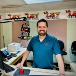 Eric Johnson/La Ley 101.1 FM: “Tengo la bendición de trabajar en lo que me gusta”