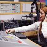 Cada vez más, la gente escucha radio por los locutores y no por la música