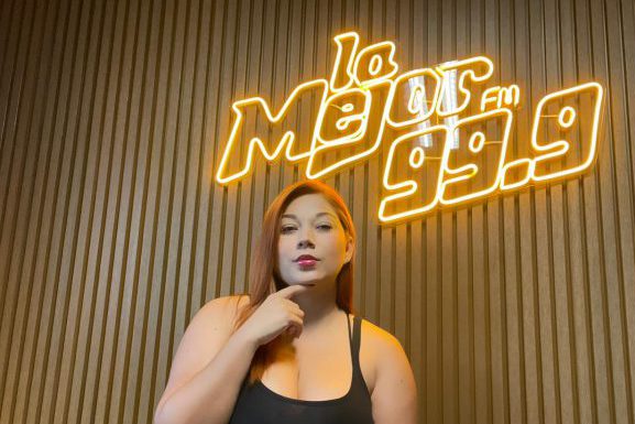 Nohelia Palomares/La Mejor 99.9 FM: “El ‘apapacho’ de la gente es mi premio como locutora”