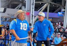 Fiesta hispana en estadio de los Chargers con la Qué Buena en Los Ángeles