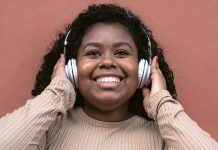 ¿Quieres que tu empresa de radio llegue a la Gen Z? Lanza Podcasts