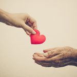 10 Formas en que la radio puede apoyar altruistamente a su comunidad