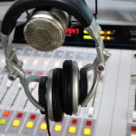Los directores nos cuentan cuáles son los requisitos para ser locutor de radio en 2024