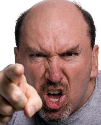 ¿Cómo puede un director de radio afrontar las críticas hacia su emisora?