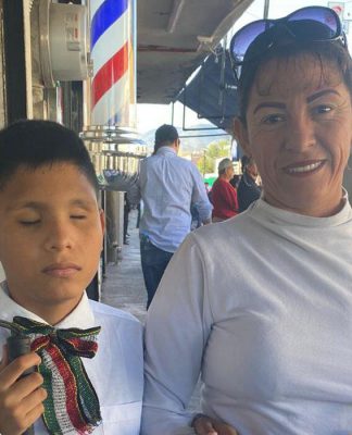 ¡Conoce a Santiago! Niño invidente que anhela ser locutor de radio