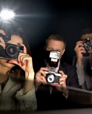 ¿Contrataste un locutor famoso? Usa su imagen para mejorar tus ratings