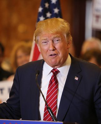 Radio Pública en EE. UU. demanda a Trump por recorte de fondos