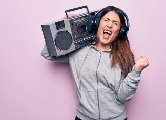 Cómo la música convierte un anuncio de radio en una experiencia emocional