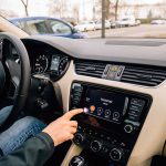 Ley de AM en autos gana apoyo; aún sin fecha de votación