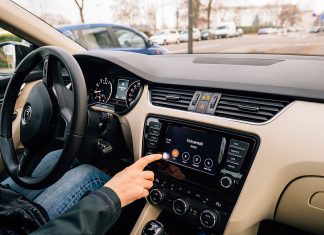 Ley de AM en autos gana apoyo; aún sin fecha de votación
