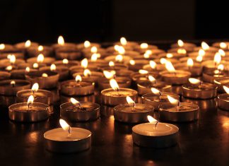 ¿Qué debería hacer la radio cuando muere una leyenda de la música?