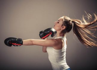 32 Enemigos de la voz del locutor