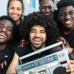 Estrategias que mantienen a la radio como el medio más cercano en 2025