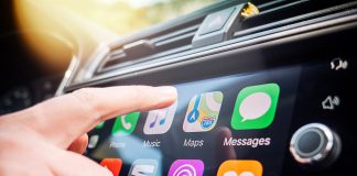 Edison: AM/FM mantiene su fuerza frente a CarPlay y Android Auto