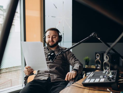 bigstock-Portrait-Of-Happy-Young-Man-Wo-475337451-e1731070340377