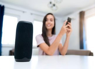 Audacy: Mientras audiencia de TV decrece, el audio gana protagonismo