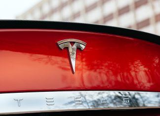 Tesla elimina la radio FM de sus modelos más ‘austeros’